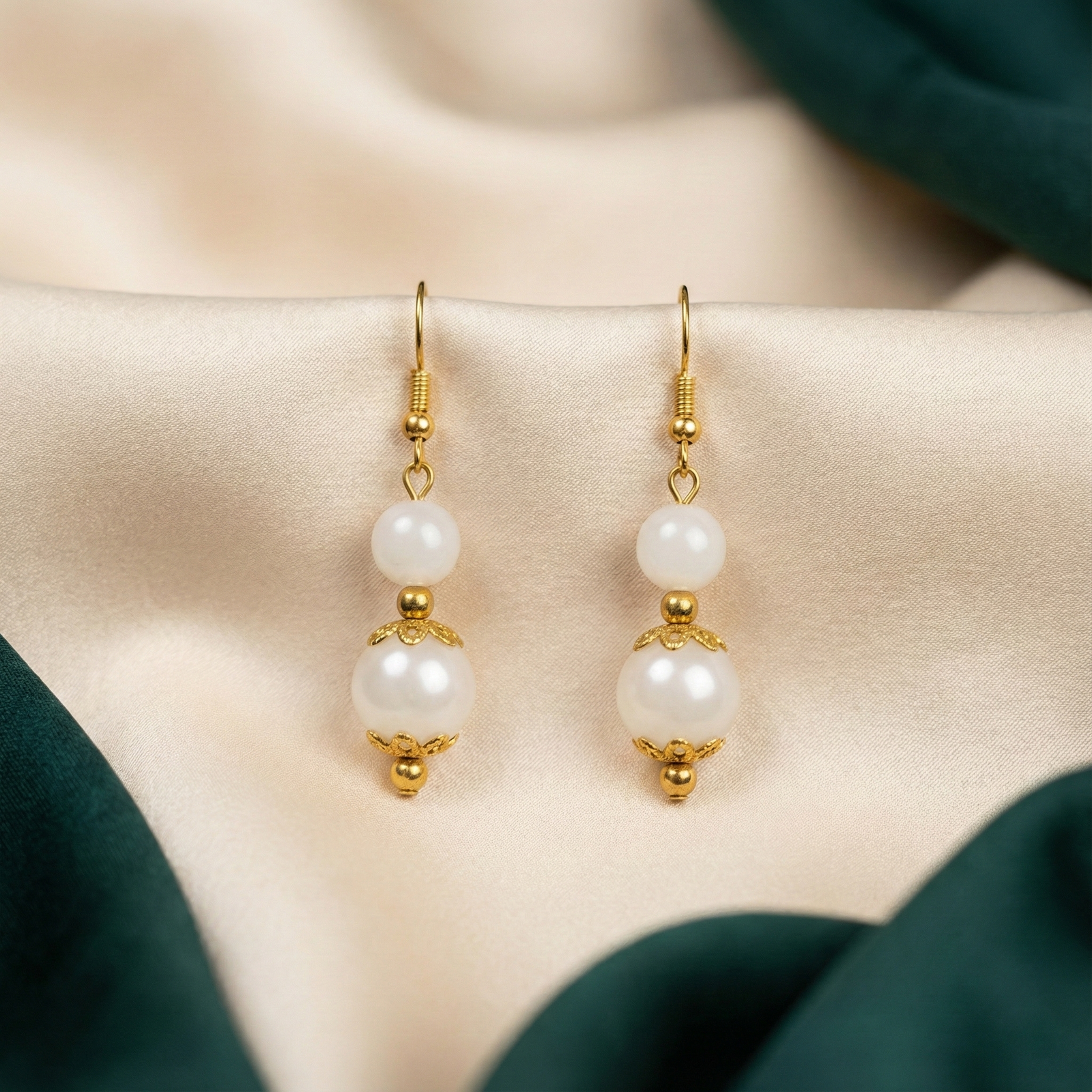 Eshanarya Traditional White Beads Antique Necklace Set