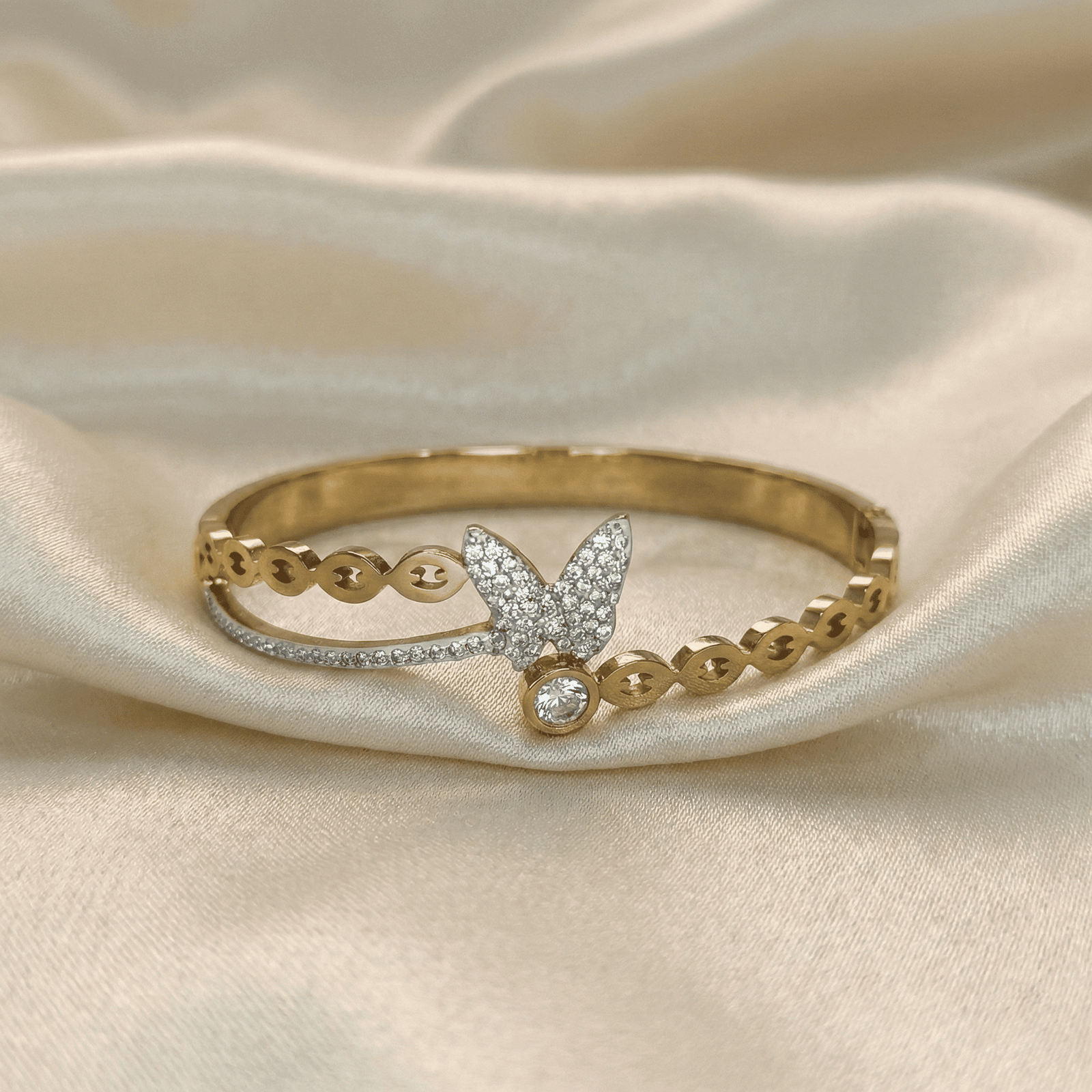 Eshanarya Butterfly Anti-Tarnish Bracelet