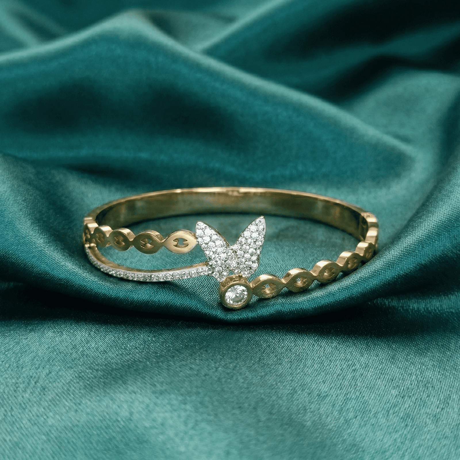 Eshanarya Butterfly Anti-Tarnish Bracelet