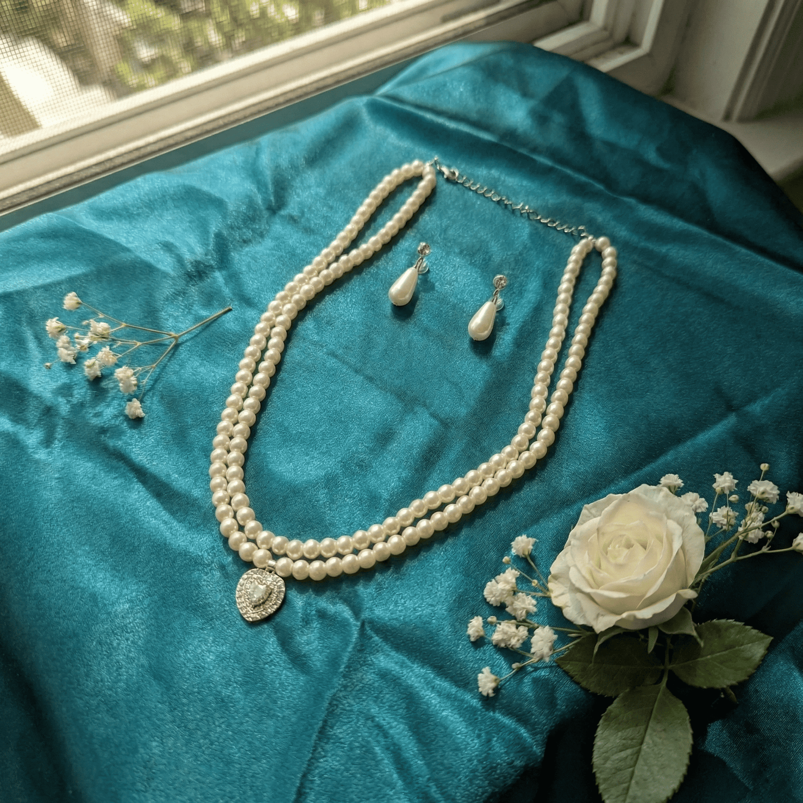 Eshanarya Hridaya Pearl Necklace Set for Women