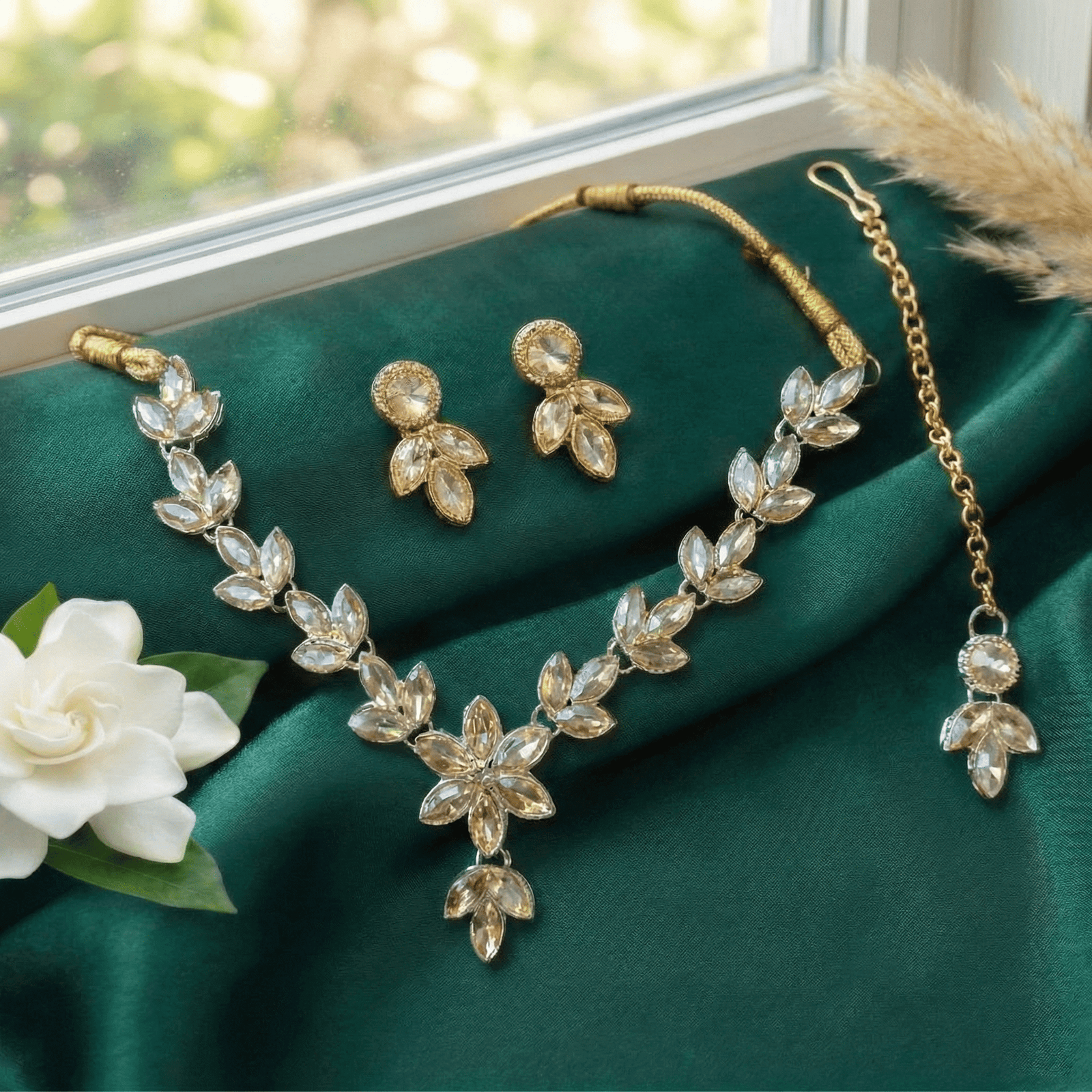 Eshanarya Leaf like Style AD Necklace Set for Women