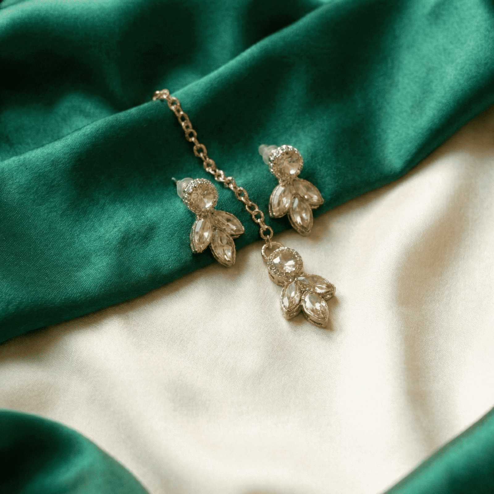 Eshanarya Leaf like Style AD Necklace Set for Women