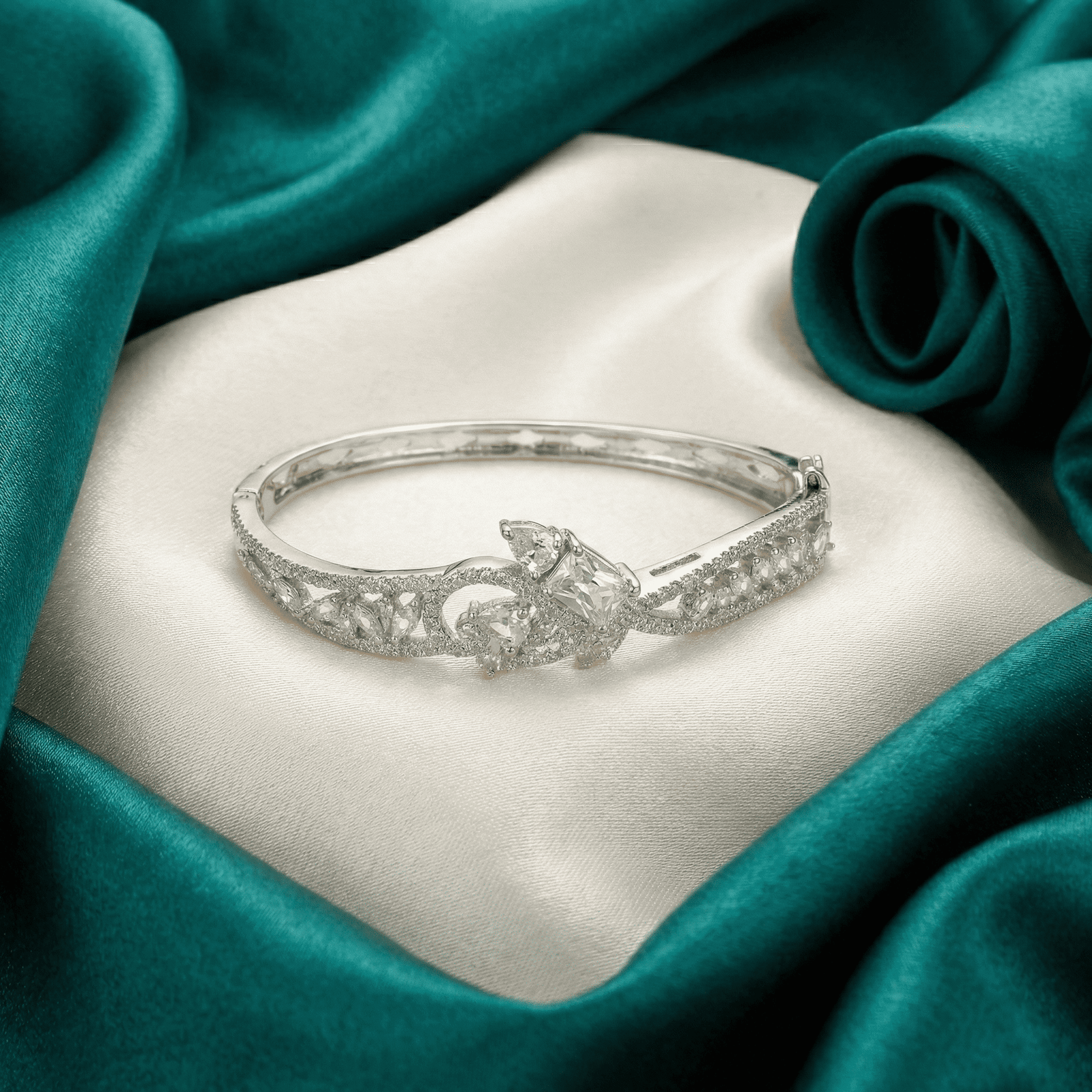 Eshanarya Silver Zircon Anti-Tarnish Bracelet