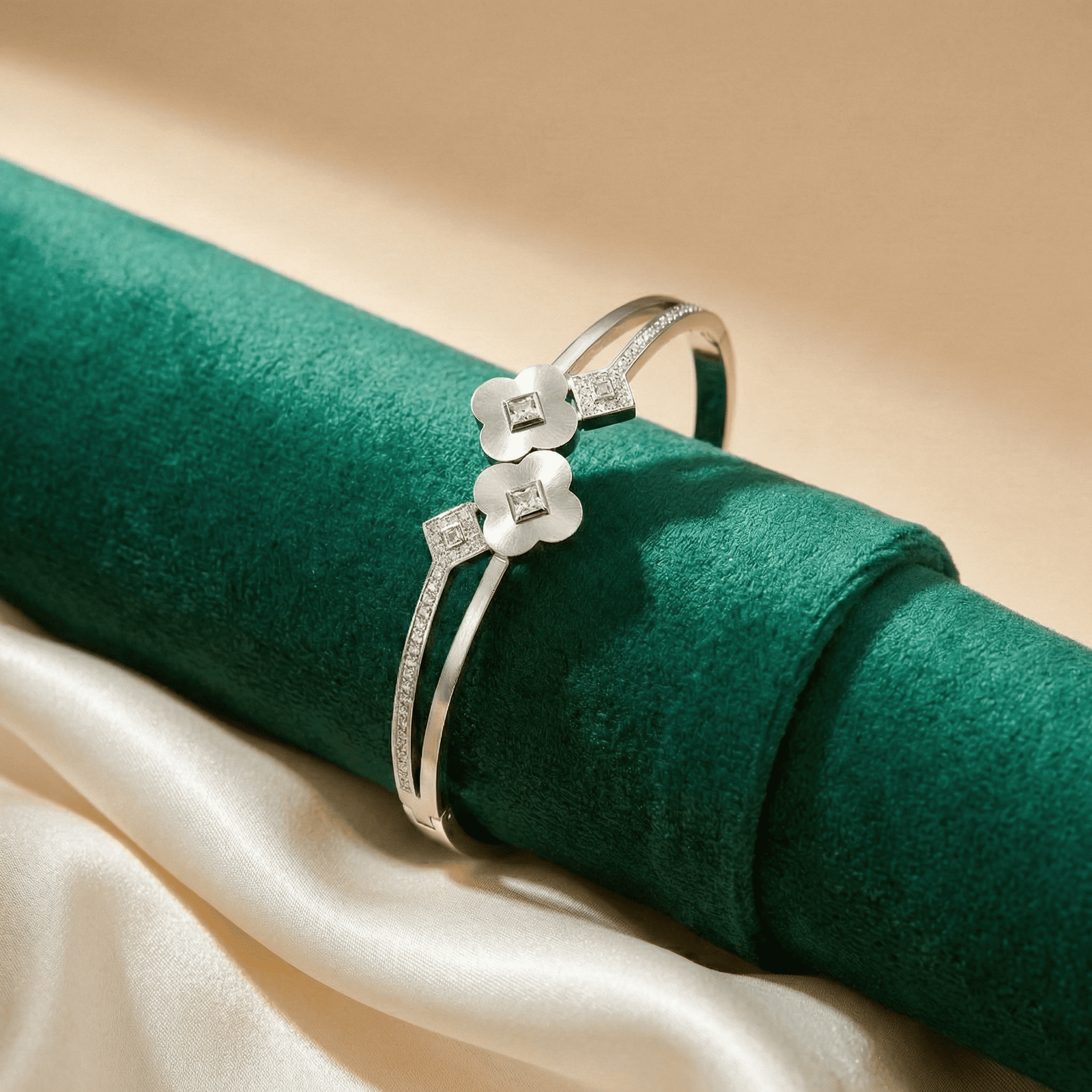 Eshanarya Floral Motif Anti-Tarnish Stainless Steel Bracelet