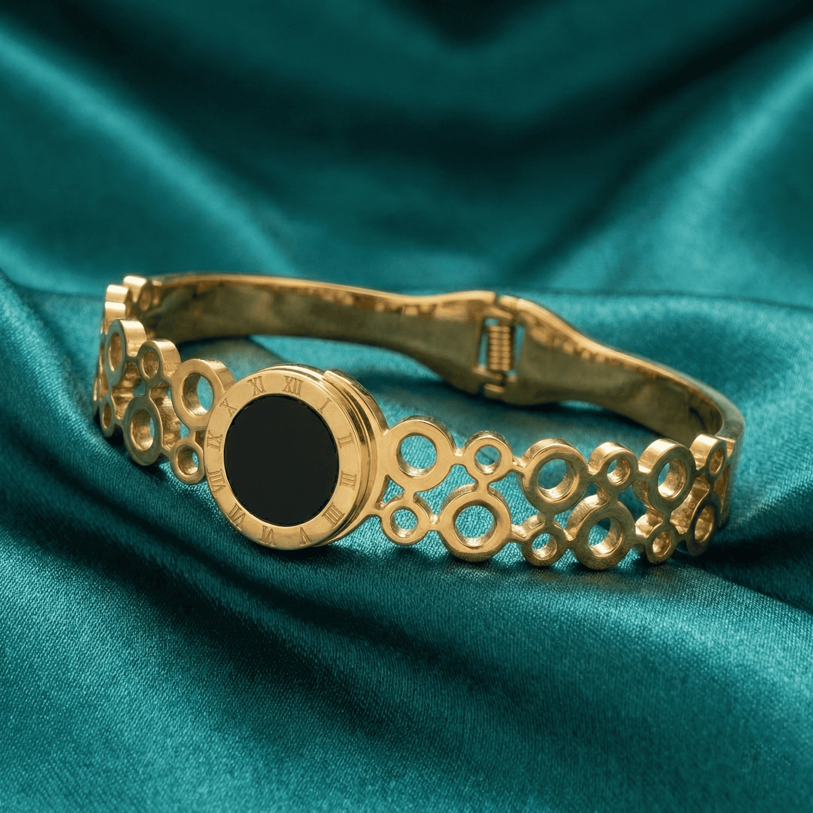 Gold Tone Circular Link Anti-Tarnish Stainless Steel Bracelet