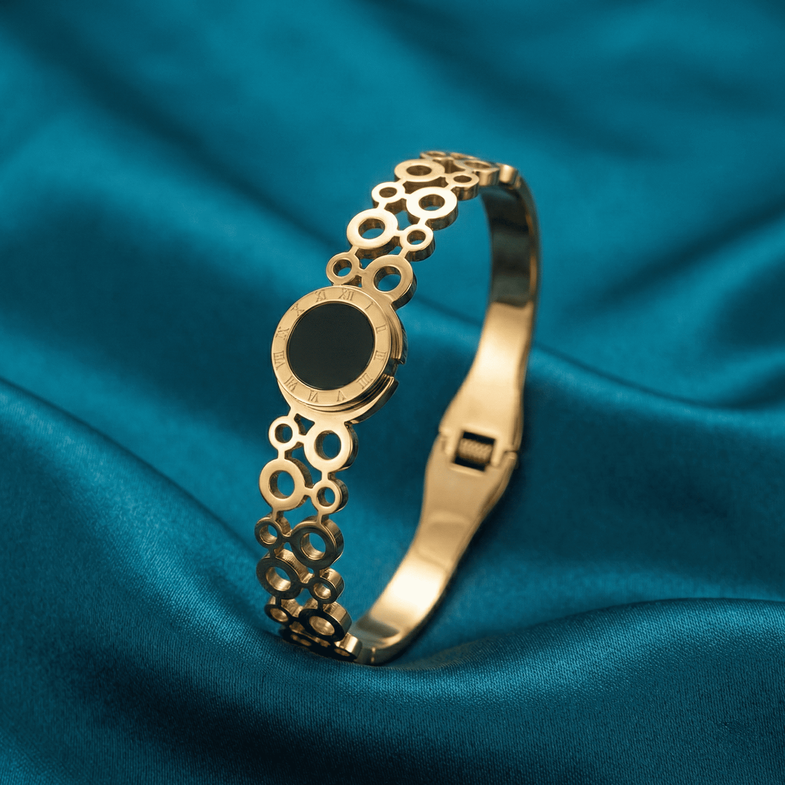 Gold Tone Circular Link Anti-Tarnish Stainless Steel Bracelet