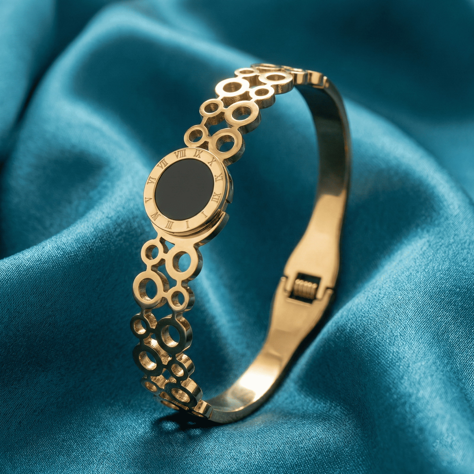 Gold Tone Circular Link Anti-Tarnish Stainless Steel Bracelet