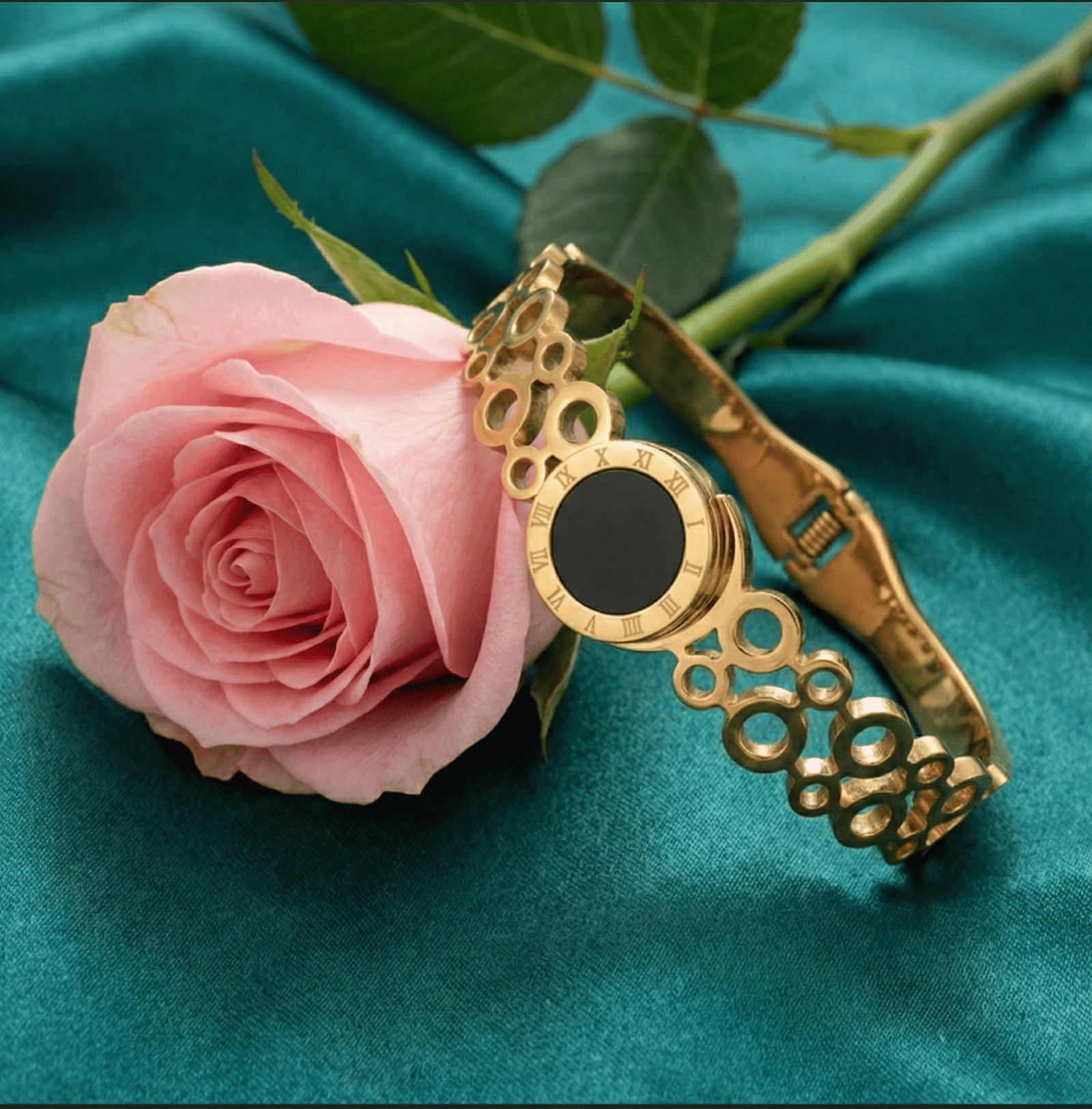 Gold Tone Circular Link Anti-Tarnish Stainless Steel Bracelet