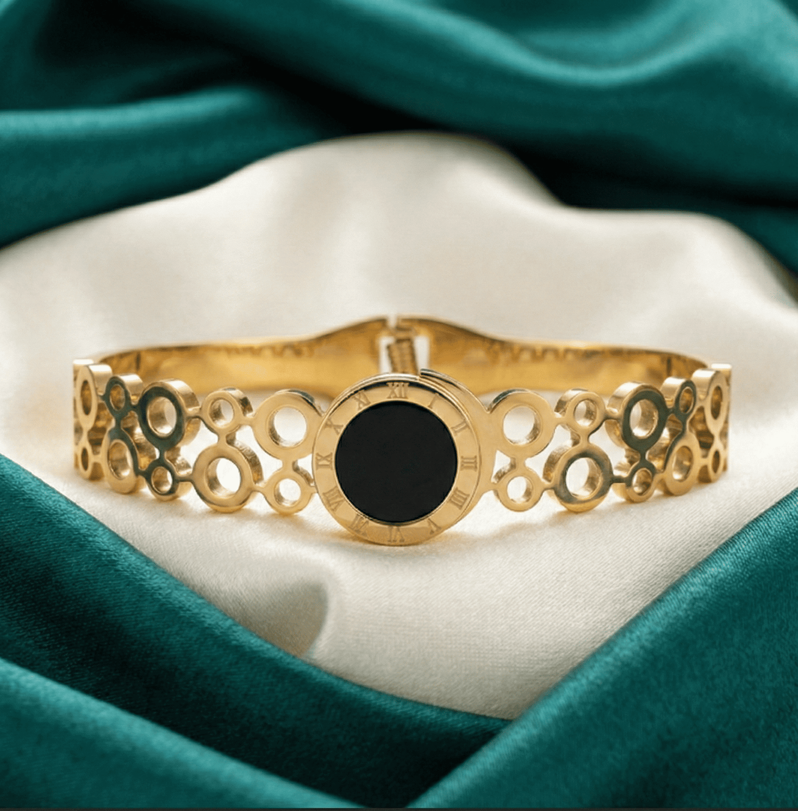 Gold Tone Circular Link Anti-Tarnish Stainless Steel Bracelet